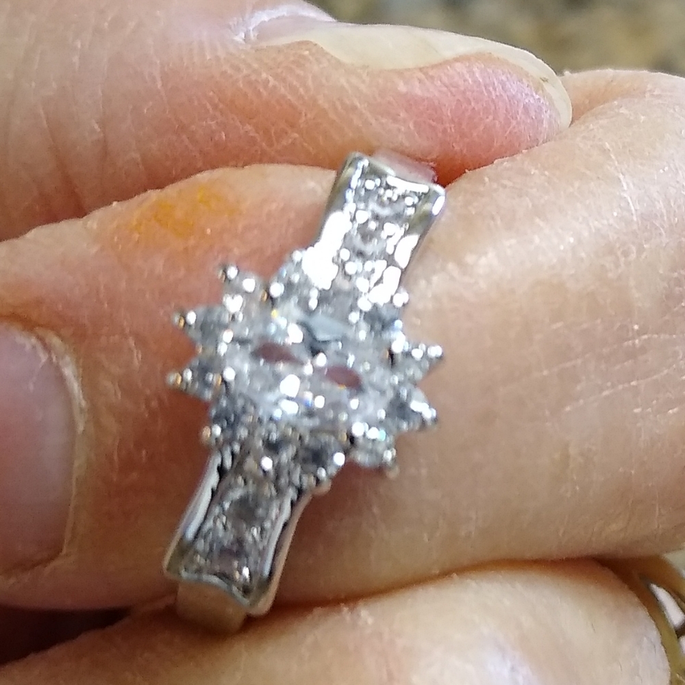 NWT STERLING SILVER WHITE TOPAZ RING - Picture 4 of 4